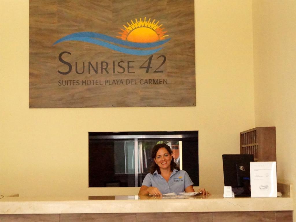 Sunrise 42 Suites Hotel Playa del Carmen Bagian luar foto