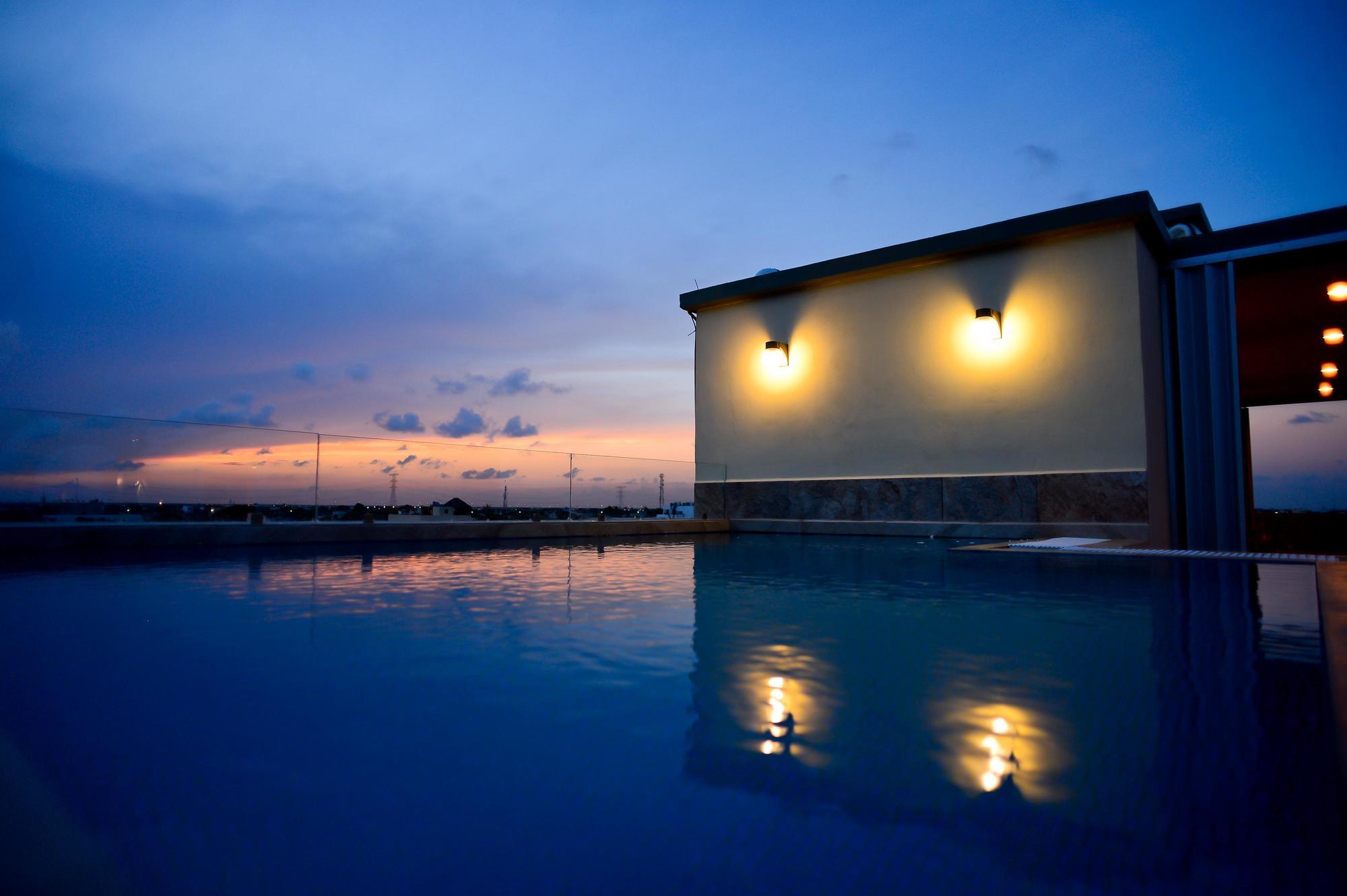 Sunrise 42 Suites Hotel Playa del Carmen Bagian luar foto