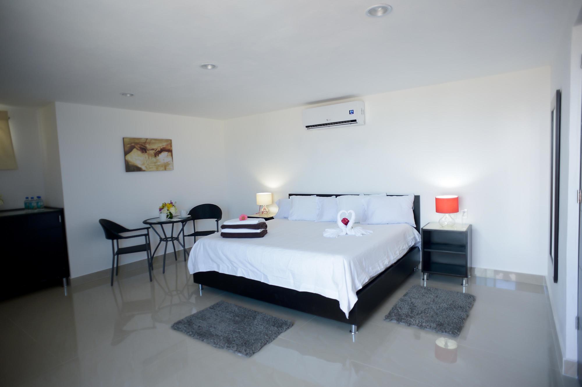 Sunrise 42 Suites Hotel Playa del Carmen Bagian luar foto