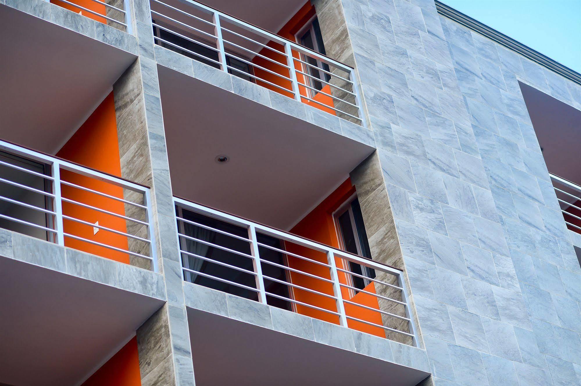 Sunrise 42 Suites Hotel Playa del Carmen Bagian luar foto